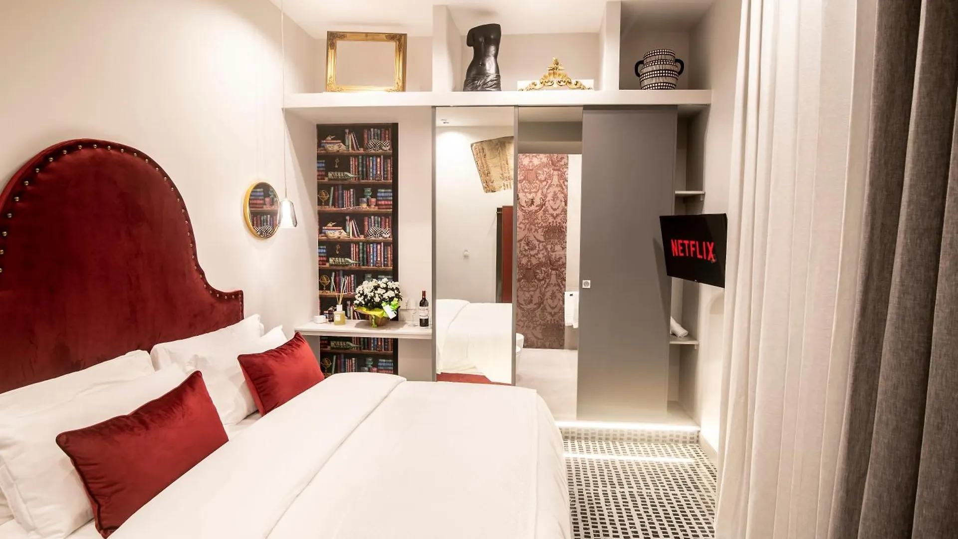 Three Rooms Toledo Naples