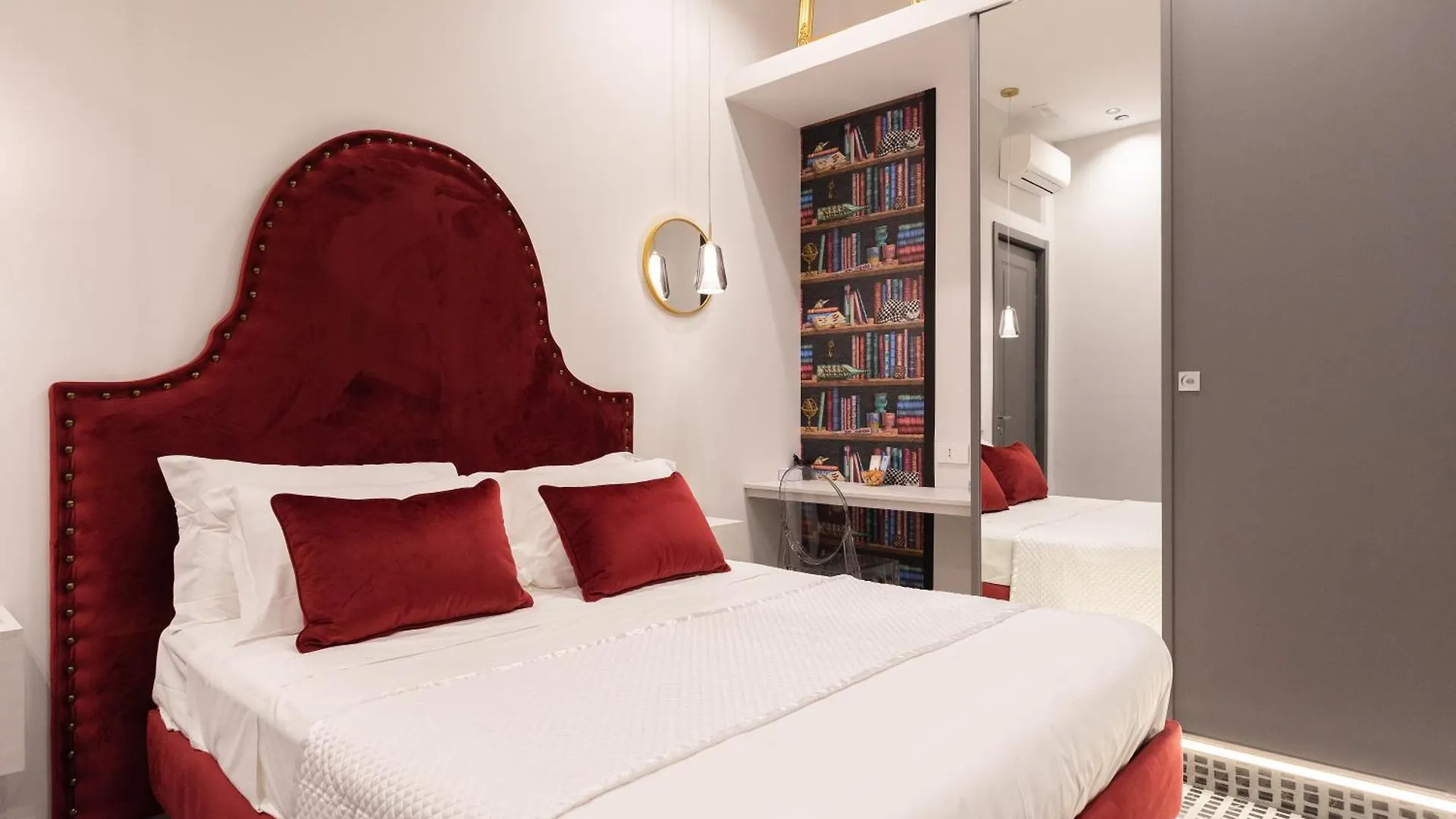 Three Rooms Toledo Naples 0*,