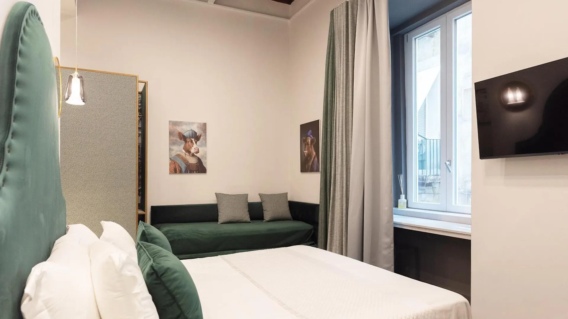 Three Rooms Toledo Naples 0*,